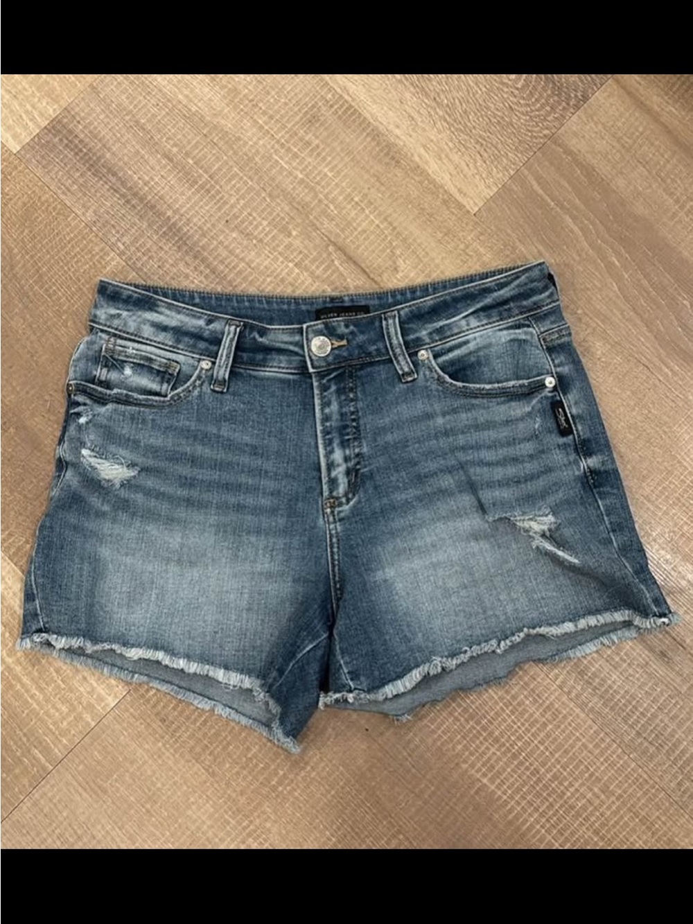 Silver Jeans Distressed Frayed Hem Denim 3” Shorts